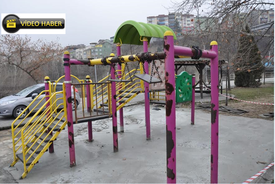 &Ccedil;ocuk Parklar&inodot;nda Yenileme &Ccedil;al&inodot;&scedil;malar&inodot; Devam Ediyor